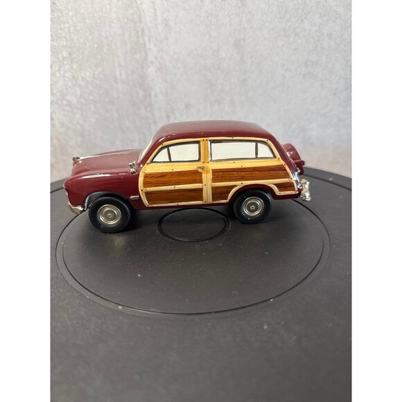 Dept 56 1949 Ford Woody Wagon - Picture 1 of 6